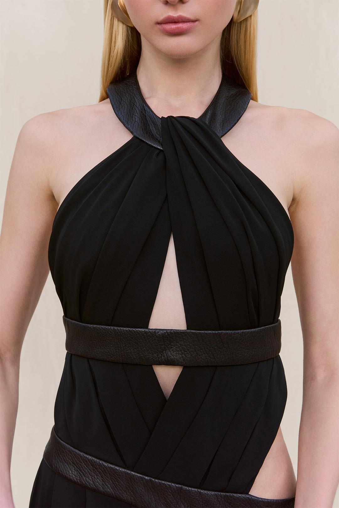 AKSHARA GOWN - BLACK - Image 4