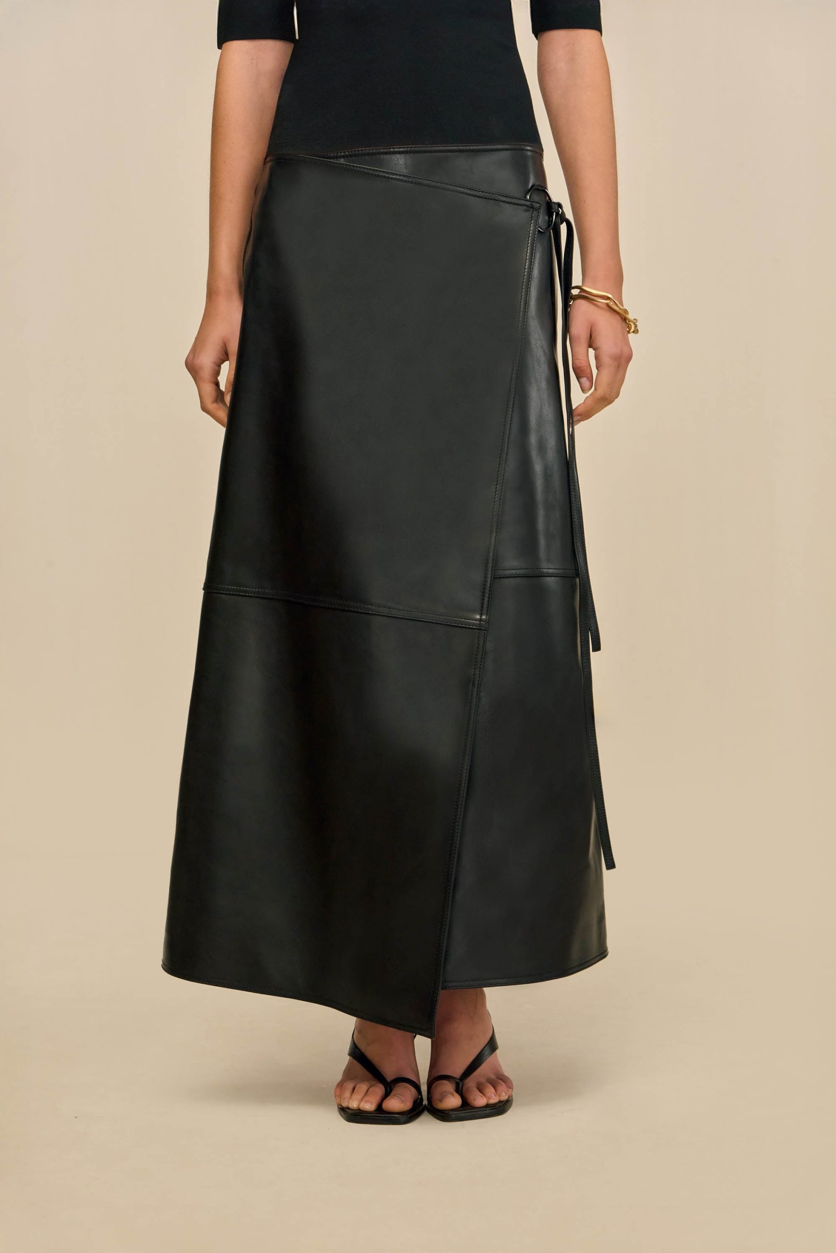 COSMO SKIRT - BLACK - Image 2