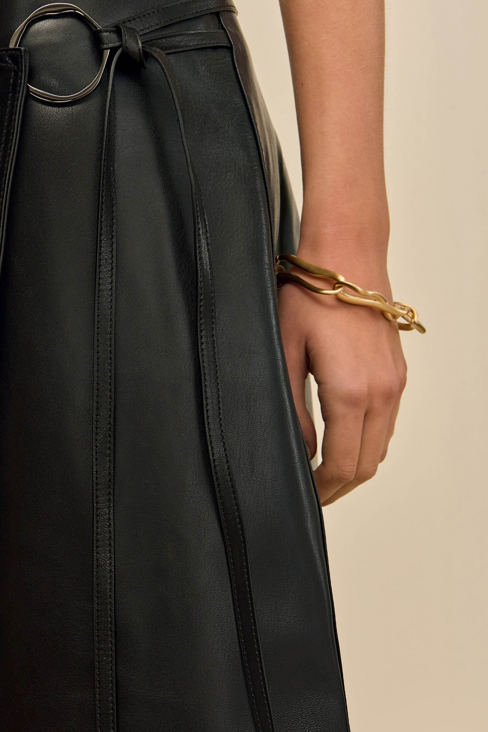 VERA BRACELET - BRUSHED BRASS - Image 2