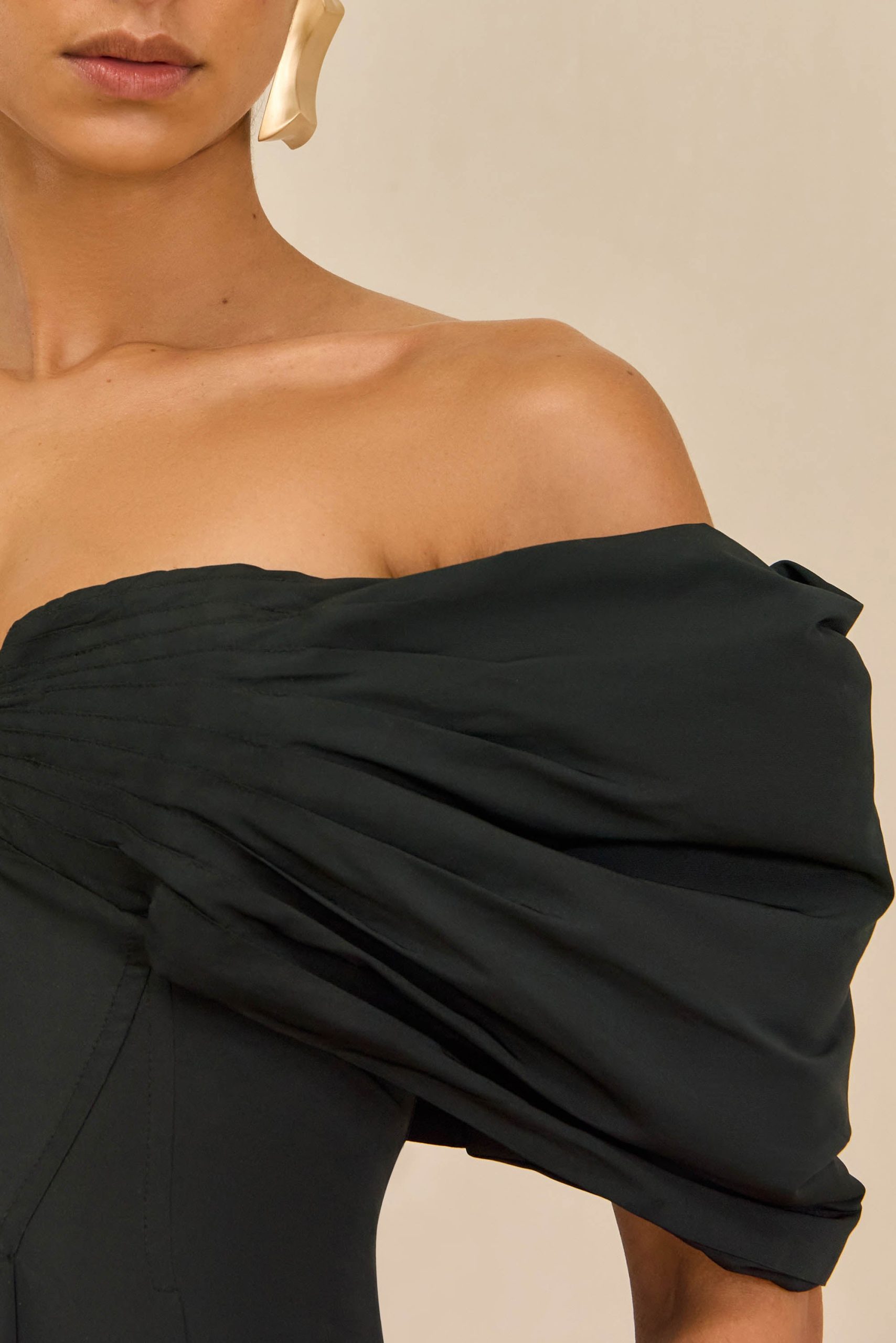 AVIVA GOWN - BLACK - Image 4