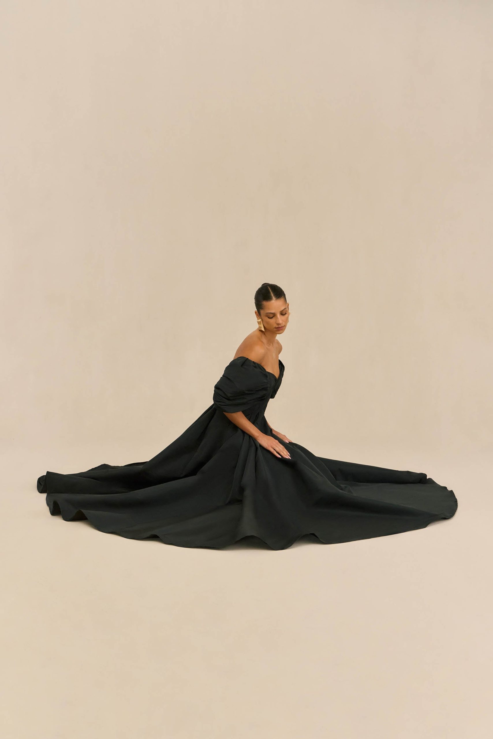 AVIVA GOWN - BLACK - Image 7