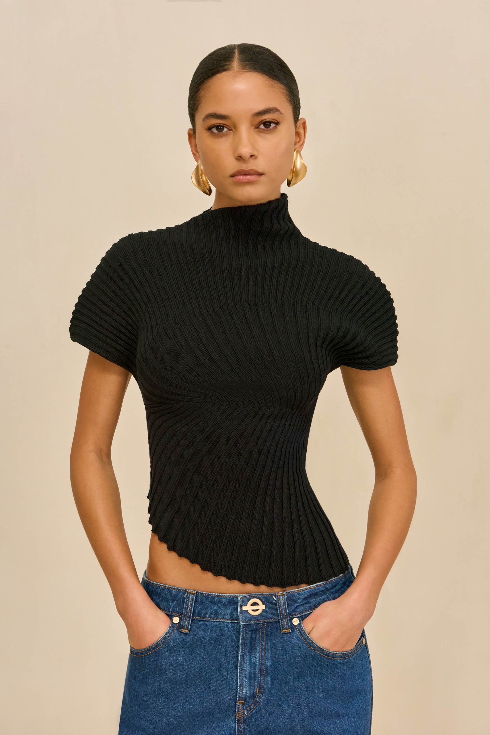 ANNEMIE KNIT TOP - BLACK